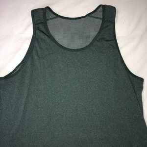 Large lululemon men’s tank